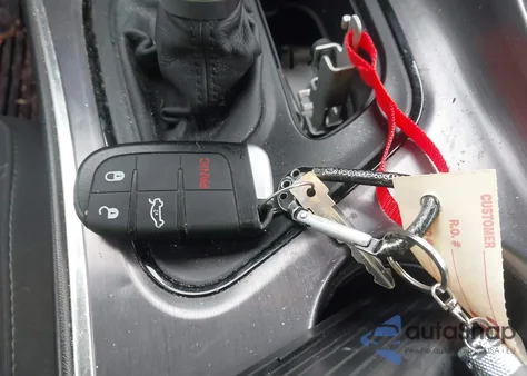 2016 Dodge Challenger Sxt z USA, uszkodzony, nr VIN 2C3CDZAG2GH284498